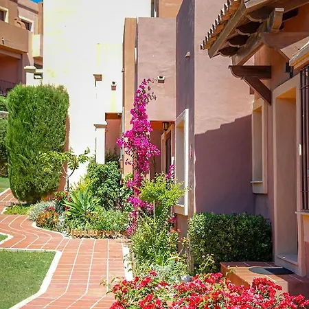 Townhouse Azata Golf - 5 Min Driving From The Beach * Estepona